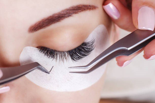 Are Eyelash Hair Transplants Only for Women?