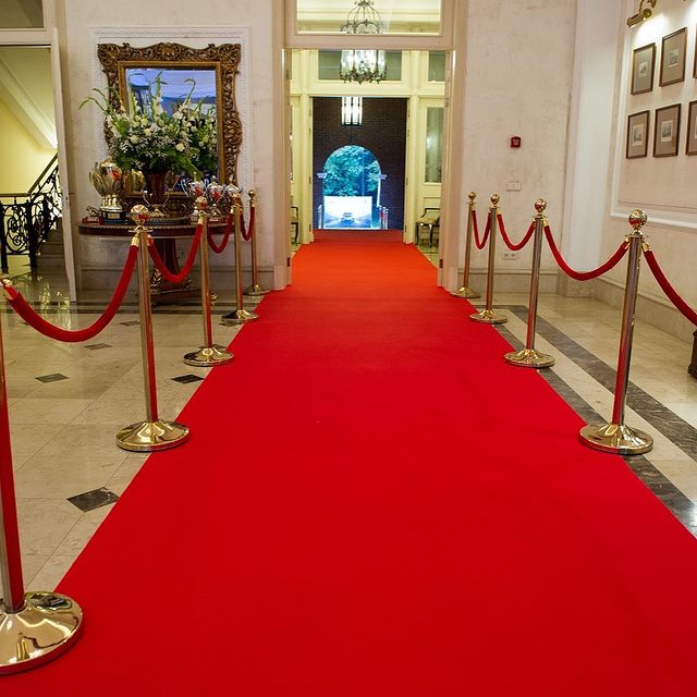 What to Wear to a Red Carpet Event in Dubai