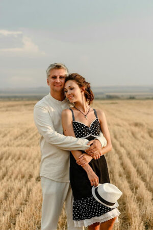 The Pros and Cons of Using Online Dating Sites