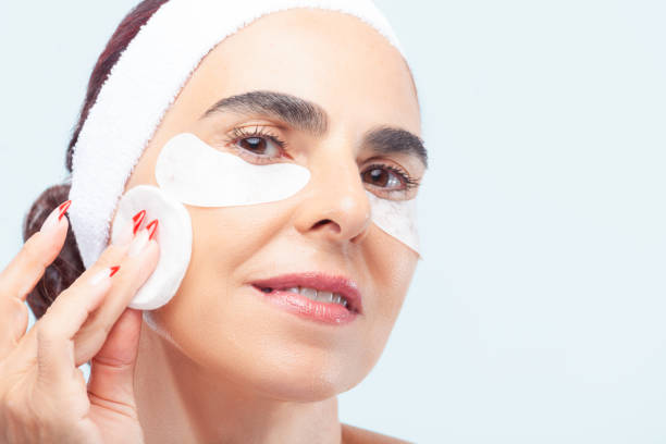 Best Face Brightening Scrubs for Glowing & Radiant Skin | 2025 Guide