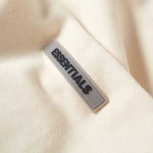 Essential Hoodie – Soft Layers, Sharp Style.