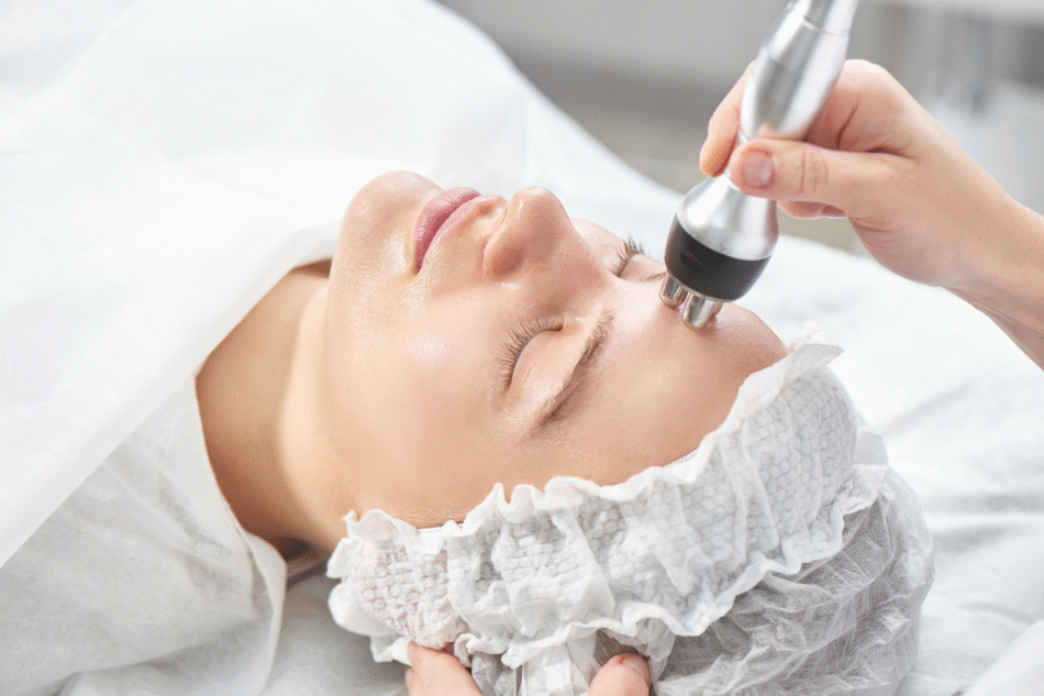 How Radio Frequency Therapy Tightens and Lifts Skin Naturally
