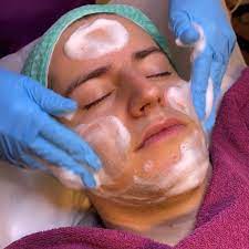 Who Should Consider a Deep Cleansing Facial?
