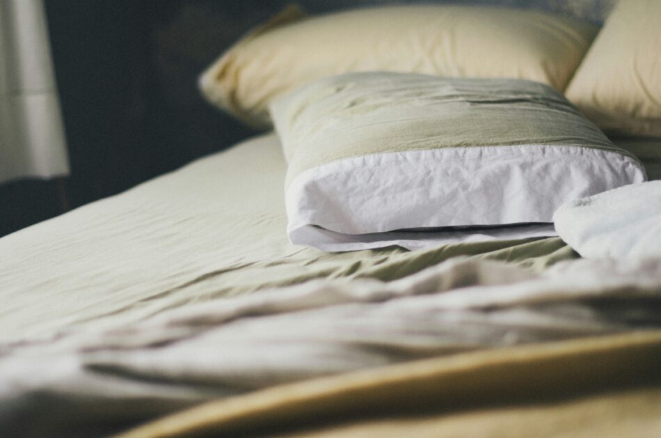Silk Duvets Made in Canada” or “Best Silk Duvet Canada