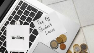 How to Budget for a Wedding When You Are Already Paying Off Student Loans