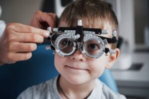 Best eye doctor for kids in Noida