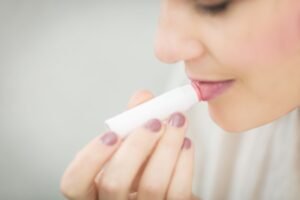 non sticky lip gloss