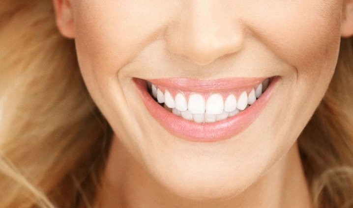 How does professional teeth cleaning work?