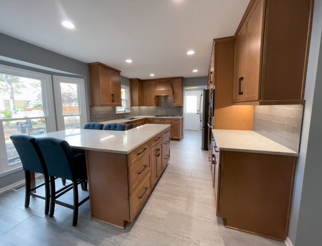 Empire Remodeling KC offers custom kitchen remodeling in Parkville, MO. From design to final installation, our experienced team turns outdated kitchens into modern, functional spaces. Book your free consultation today.